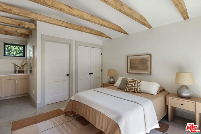1644 Golden Gate Avenue, Los Angeles CA: https://media.crmls.org/mediaz/7d0120c5-f3ad-4be1-92fe-cb22479ea74b.jpg