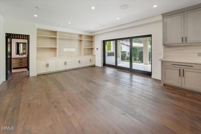 Detail Gallery Image 14 of 76 For 1329 Campbell St, Glendale,  CA 91207 - 4 Beds | 6 Baths