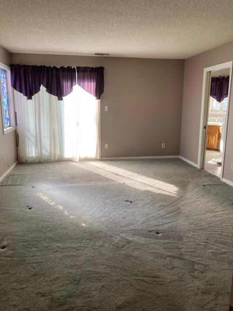 18125 Harbor Drive Drive, Victorville CA: https://media.crmls.org/mediaz/7d01e911-1b3f-400f-98ab-8126f0cf621f.jpg