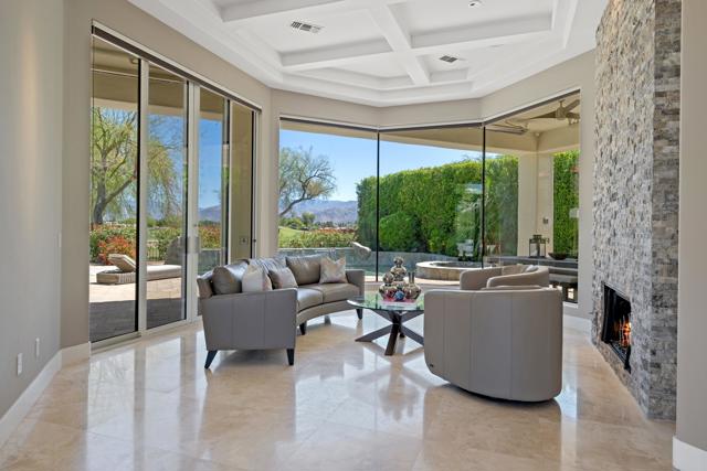 306 Loch Lomond Road, Rancho Mirage CA: https://media.crmls.org/mediaz/7d02063f-8bbd-45d4-9a91-444858cc5ffe.jpg