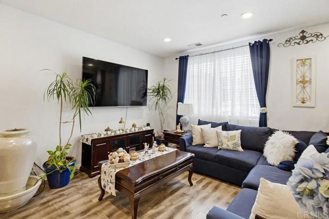 Detail Gallery Image 6 of 36 For 6133 Verda Ln, San Diego,  CA 92130 - 2 Beds | 2/1 Baths