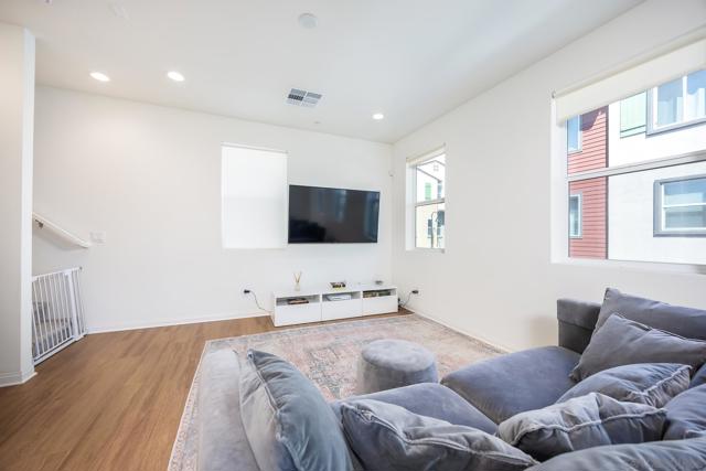 8383 Yellowstone St, Lemon Grove CA: https://media.crmls.org/mediaz/7d026a0b-bc45-4f5e-b5f2-36a469552f22.jpg