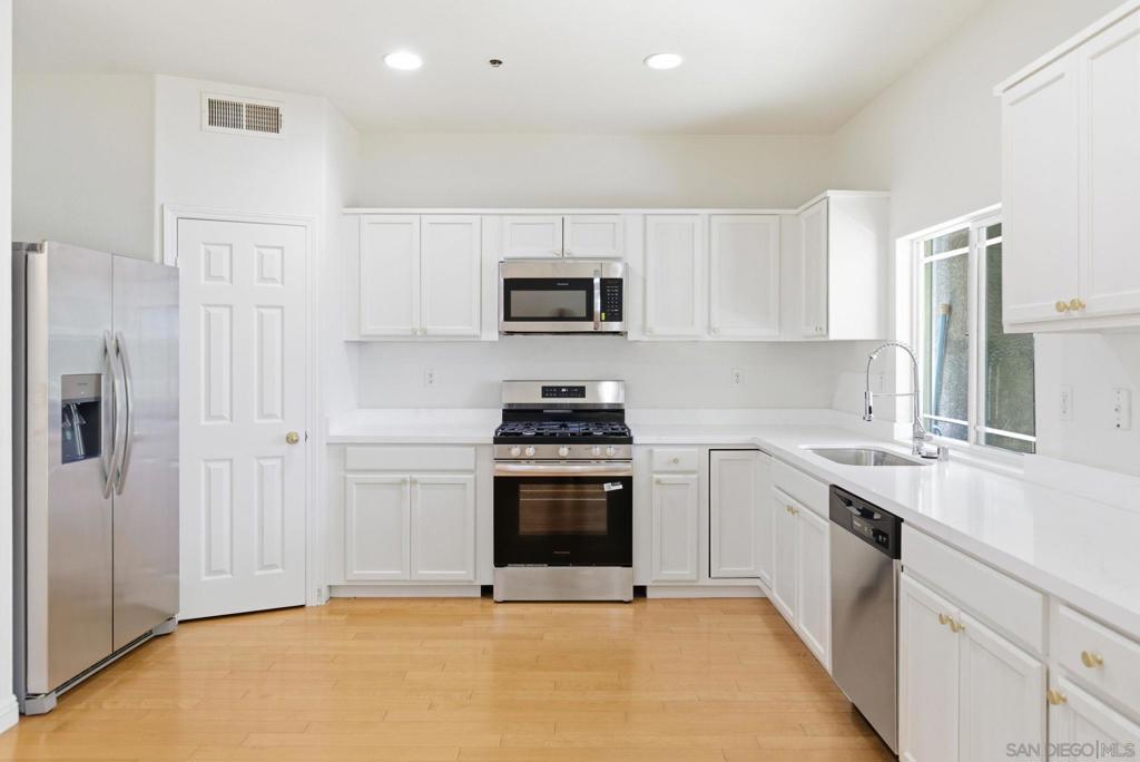 820 Plumeria St - photo 12