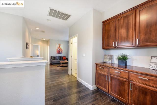 Image 30 of 43 For 390 Caravaggio Cir