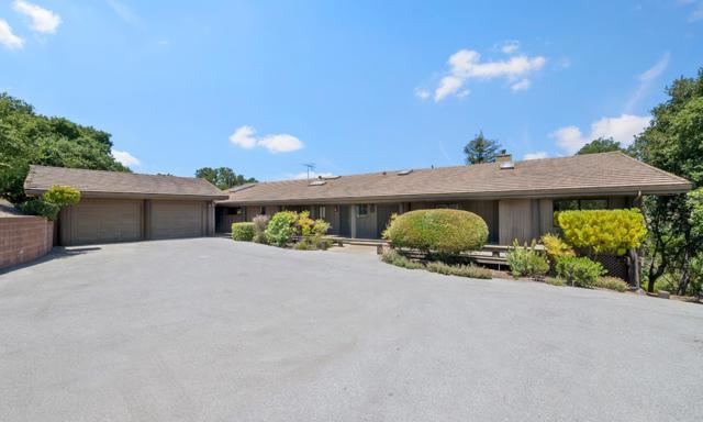 14449 Liddicoat Circle, Los Altos Hills CA: https://media.crmls.org/mediaz/7d02c49c-48ea-4cdf-be0b-178edc653ea5.jpg