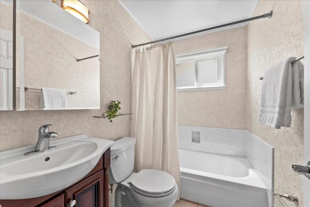 1648 Mount Rainier Avenue, Milpitas CA: https://media.crmls.org/mediaz/7d03483c-a793-4e43-86ca-a2f65cbc847f.jpg