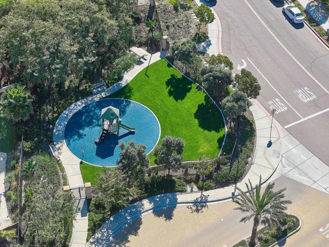 Detail Gallery Image 34 of 37 For 219 Flores Ln, Vista,  CA 92083 - 4 Beds | 2/1 Baths