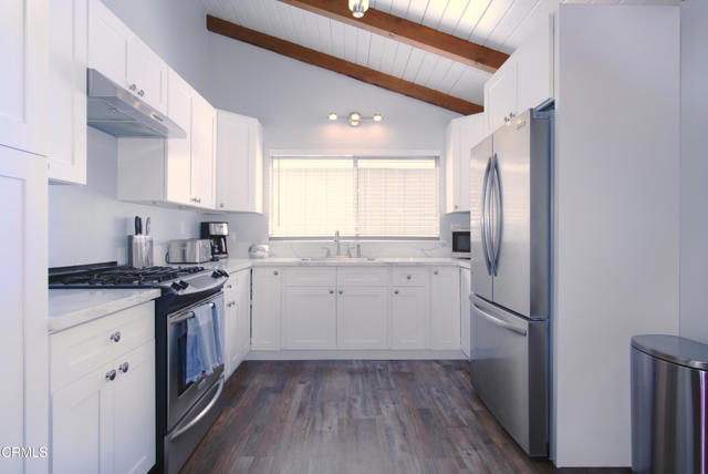 Detail Gallery Image 9 of 13 For 5230 Beachcomber St, Oxnard,  CA 93035 - 3 Beds | 2 Baths