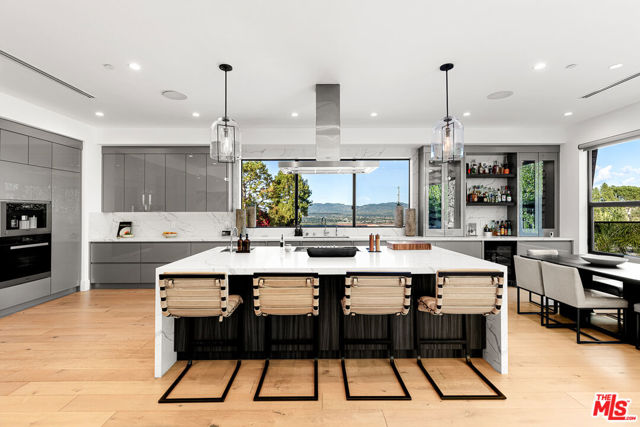 16366 Sloan Drive, Los Angeles CA: https://media.crmls.org/mediaz/7d03b829-0620-4fcd-871f-6eccb76d5407.jpg