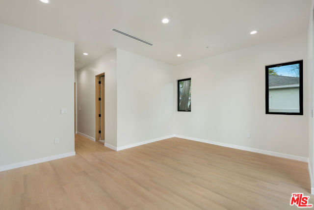 17510 Miranda Street, Encino CA: https://media.crmls.org/mediaz/7d03b958-3d0b-4222-86d1-eddeebbba187.jpg