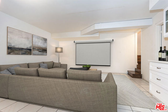 110 N Barrington Avenue, Los Angeles CA: https://media.crmls.org/mediaz/7d03d779-882d-41dd-a778-f9b8414de040.jpg