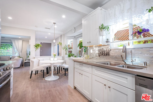 461 N St Andrews Place, Los Angeles CA: https://media.crmls.org/mediaz/7d042f4e-e840-4cec-aed5-c665a55099f8.jpg