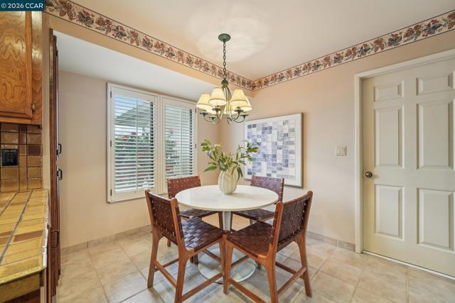 Image 14 of 44 For 34 Sherwood Ct