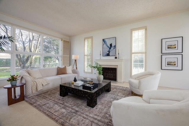 21 Pinehurst Lane, Half Moon Bay CA: https://media.crmls.org/mediaz/7d0593d2-eb81-46cb-8227-eba68ee4b7c4.jpg