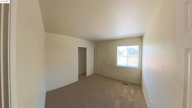 841 Windmeadows Dr, Brentwood CA: https://media.crmls.org/mediaz/7d060128-080a-4937-9244-387bf2be1b3b.jpg
