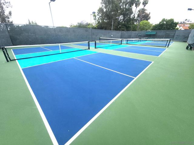 3933 Pinnacle Pl, Escondido CA: https://media.crmls.org/mediaz/7d06253e-57f2-41f7-8650-8696067550f7.jpg