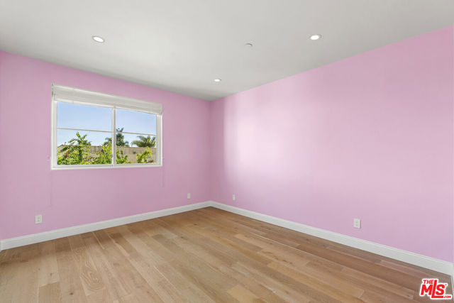 530 N Alta Vista Boulevard, Los Angeles CA: https://media.crmls.org/mediaz/7d062a19-2c1a-40ce-bb8f-6dc513510fdf.jpg