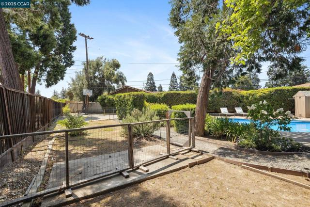 Image 38 of 60 For 3044 Santa Maria Dr