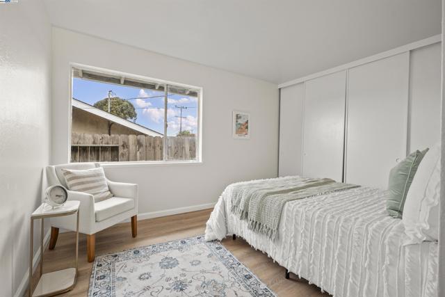 2541 Duke Ave, Richmond CA: https://media.crmls.org/mediaz/7d06d134-12d0-4704-a66a-01a3b9554b3e.jpg