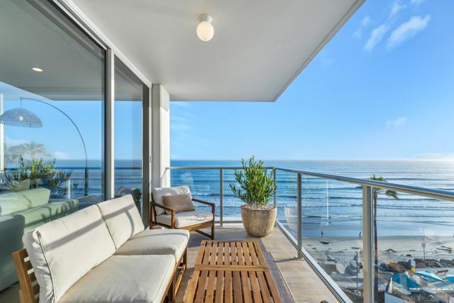 1830 Avenida Del Mundo, Coronado CA: https://media.crmls.org/mediaz/7d06e7d8-a521-40ef-95fc-2c68fdc71770.jpg