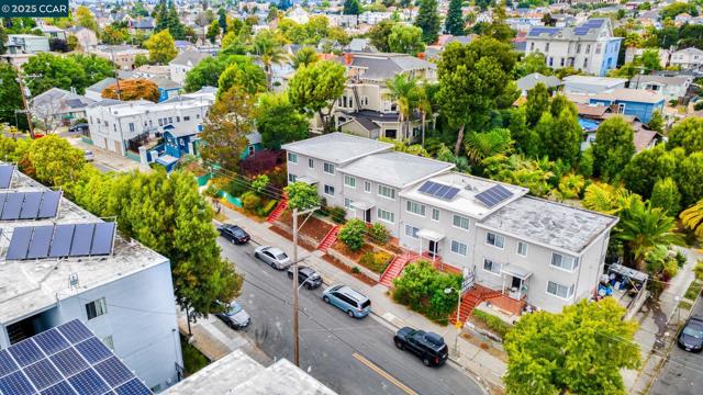 1232 E 20Th St, Oakland CA: https://media.crmls.org/mediaz/7d07061c-76f2-4b52-93f1-14f699a62c4e.jpg