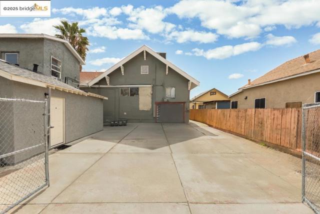 127 E 6th, Tracy CA: https://media.crmls.org/mediaz/7d070a8c-2e9b-4406-8c9c-3d9ddfd6a92f.jpg