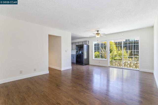 1769 Redwood Rd, Hercules CA: https://media.crmls.org/mediaz/7d0776fb-0135-4352-a9d3-9e2484fcc1fc.jpg