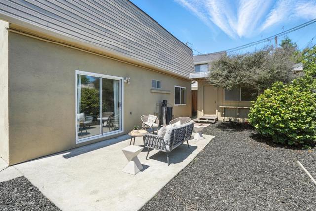 946 Laguna Avenue, Burlingame CA: https://media.crmls.org/mediaz/7d07990a-f1da-4a44-a95b-cb6a6c9343a7.jpg