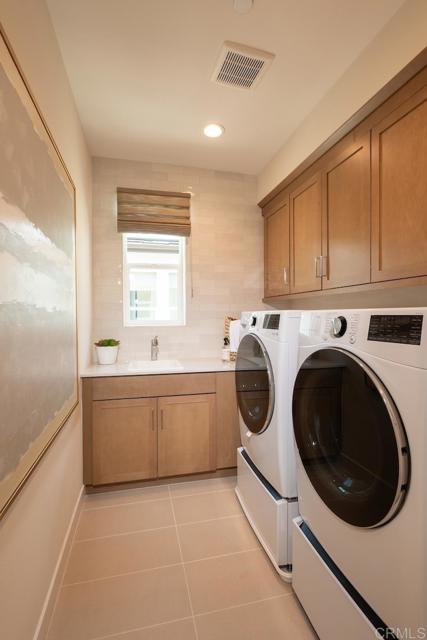 Detail Gallery Image 4 of 10 For 14617 Dunleer Way, San Diego,  CA 92126 - 3 Beds | 3/1 Baths