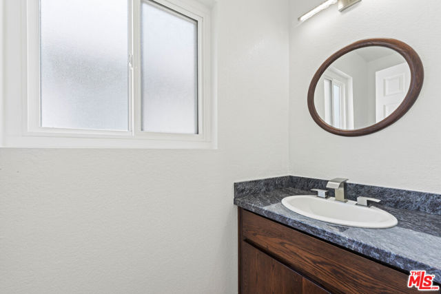1711 Goodman Avenue, Redondo Beach CA: https://media.crmls.org/mediaz/7d08ca71-d731-4758-a38f-e9e2c510b9a3.jpg