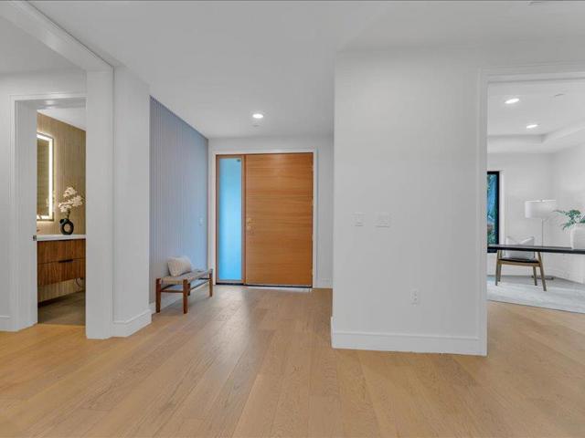 883 Rorke Way, Palo Alto CA: https://media.crmls.org/mediaz/7d098212-d406-4764-b078-6b1cd2d4b366.jpg