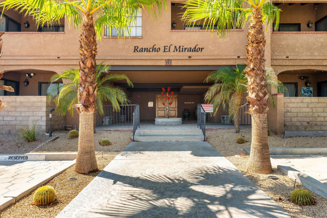 291 E Mel Avenue, Palm Springs CA: https://media.crmls.org/mediaz/7d0996fd-b69d-4fbc-a2dd-cda8d52b9772.jpg