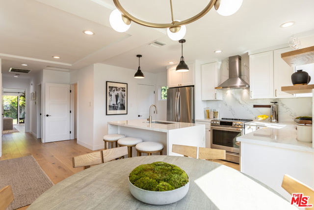 3840 Lyceum Avenue, Los Angeles CA: https://media.crmls.org/mediaz/7d09f137-61a9-4aba-bb58-50a854a131e2.jpg