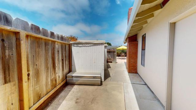1127 Montecito Circle, Salinas CA: https://media.crmls.org/mediaz/7d0a0c21-e6e9-4470-82bf-4f1c8b1ad807.jpg