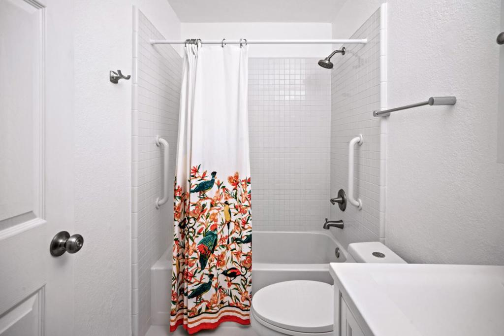 https://media.crmls.org/mediaz/7d0a161c-a7ce-4246-a904-89876efea12e.jpg?preset=X-Large