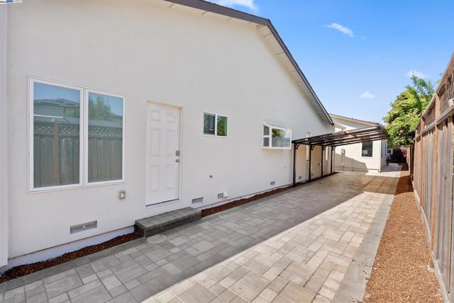 12763 Camrose Ave, Saratoga CA: https://media.crmls.org/mediaz/7d0a33e5-72e4-448c-b873-762efd38e3e0.jpg