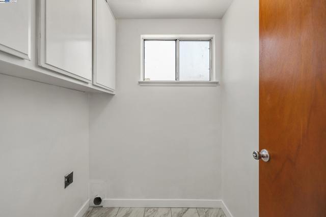 1849 Springsong Dr, San Jose CA: https://media.crmls.org/mediaz/7d0a667a-b711-4335-801e-b45304e9afc2.jpg