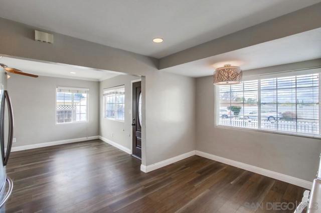 6327 Newsome Dr, San Diego CA: https://media.crmls.org/mediaz/7d0a884f-5d42-4e97-ac87-13c7b85cd410.jpg
