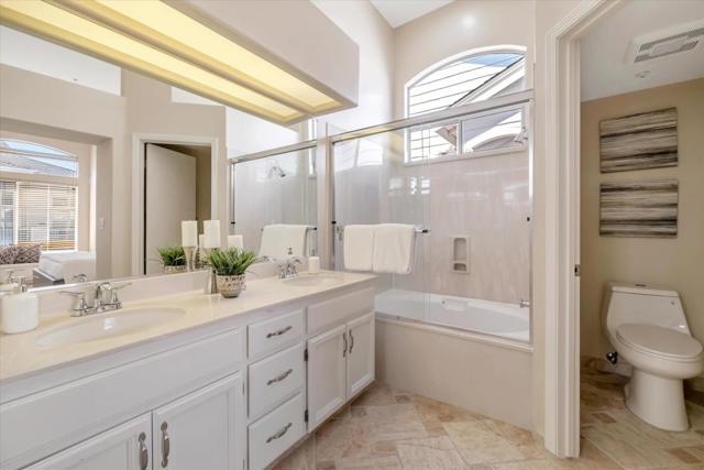 585 Shoal Circle,  CA: https://media.crmls.org/mediaz/7d0a9063-8c39-471b-aa6f-3bcb8f5670eb.jpg