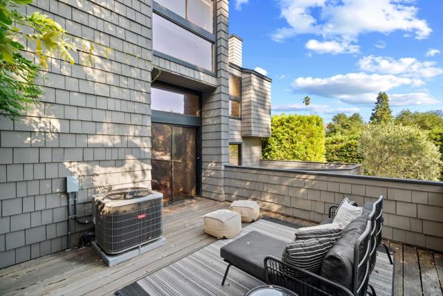 2146 Sand Hill Road, Menlo Park CA: https://media.crmls.org/mediaz/7d0b5cdf-b148-4920-aad4-3b4442fc52cd.jpg