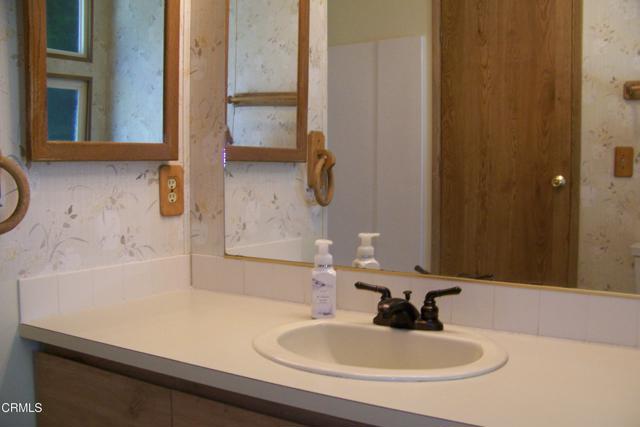 975 W Telegraph Road, Santa Paula CA: https://media.crmls.org/mediaz/7d0c01d7-9fce-463f-9b1f-2cf0b43c58f7.jpg