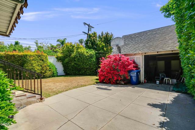 1120 S Burnside Avenue, Los Angeles CA: https://media.crmls.org/mediaz/7d0c3e28-5520-4593-81b6-c711084d7795.jpg