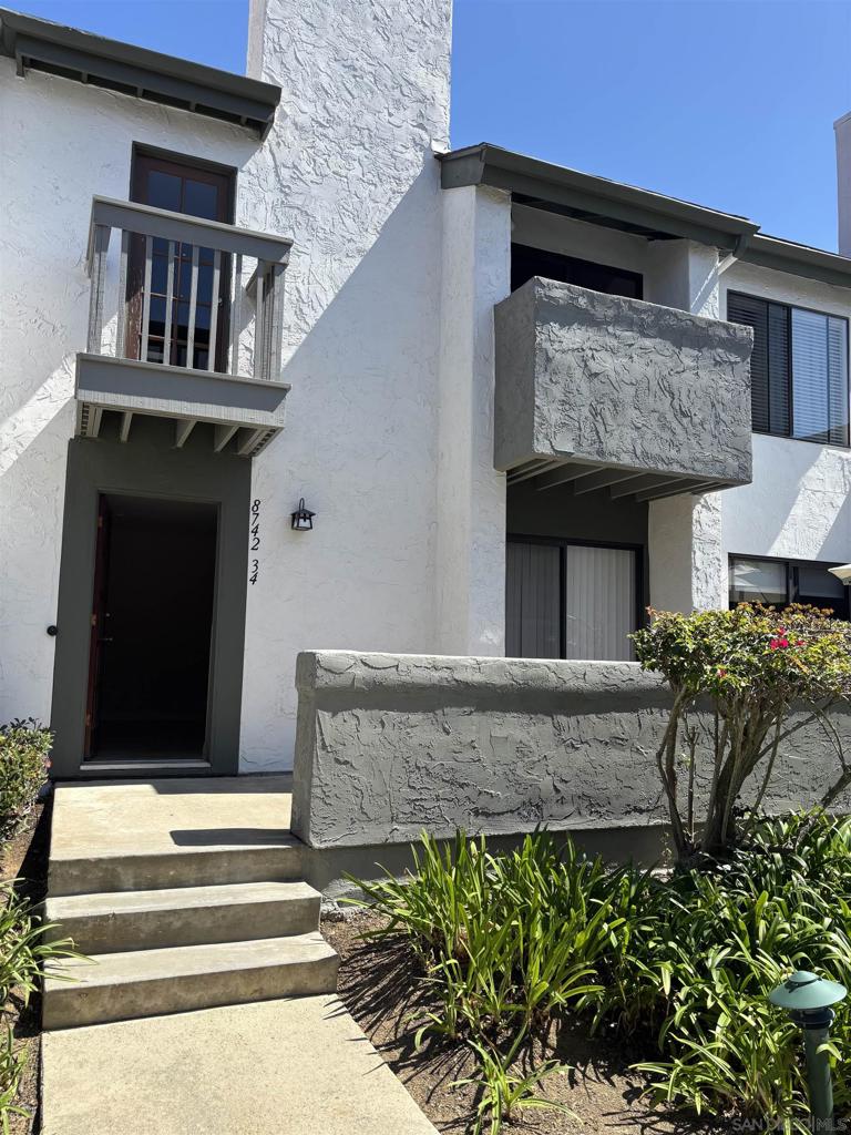 8742 Villa La Jolla Dr #34