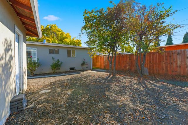 603 Warrington Avenue, Redwood City CA: https://media.crmls.org/mediaz/7d0dc3de-6d4b-48a3-b7f2-edbcf1cf2bef.jpg