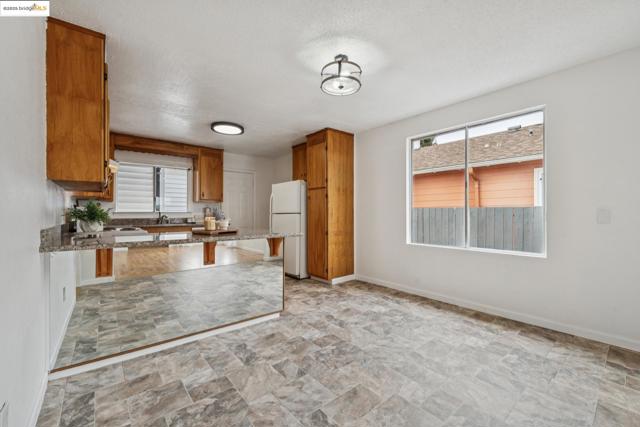 2640 77th Ave, Oakland CA: https://media.crmls.org/mediaz/7d0e05b6-f0bb-4c36-a3ba-ca4be5d13be0.jpg