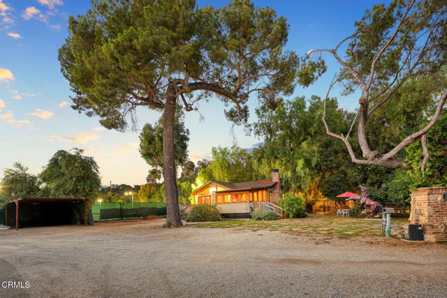 307 San Pascual Avenue, South Pasadena CA: https://media.crmls.org/mediaz/7d0e1fe4-e0fd-4a72-ab83-db35441197da.jpg