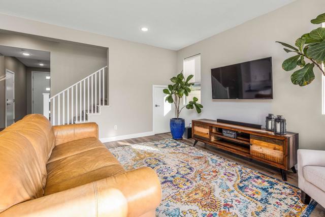 Image 7 of 70 For 8988 Trailridge Ave