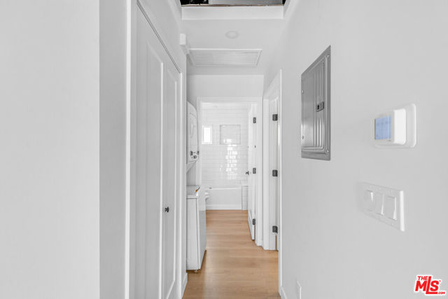 1536 11th Street, Santa Monica CA: https://media.crmls.org/mediaz/7d0ec807-bfa3-4ad2-ad03-62b4f9bf5c2d.jpg