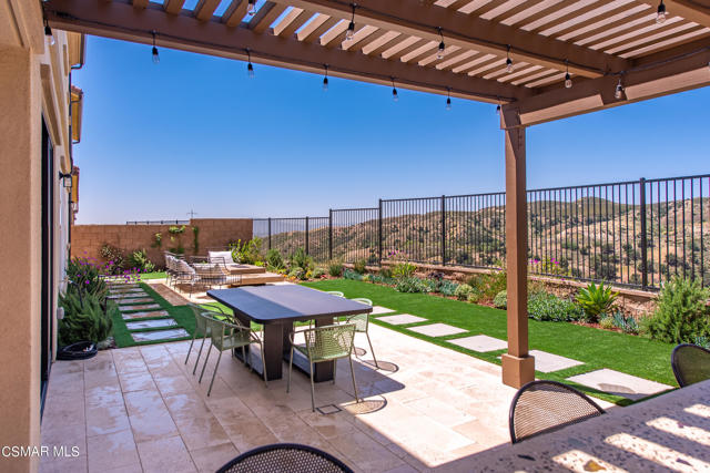 20843 Acorn Circle, Porter Ranch CA: https://media.crmls.org/mediaz/7d0f5f9f-89c4-4e48-886d-e9e3aaa0b655.jpg