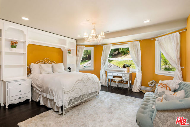 204 Bell Canyon Road, Bell Canyon CA: https://media.crmls.org/mediaz/7d0f76b4-75c4-40ff-85c2-9bb6bb877ecb.jpg